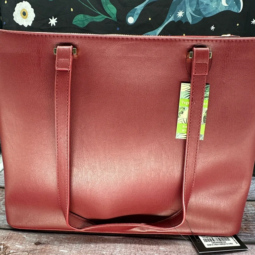 BADGLEY MISCHKA | Red Vegan Leather Tote Shoulder Bag NWT - Picture 3 of 7